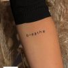 Tijdelijke tattoo breathe